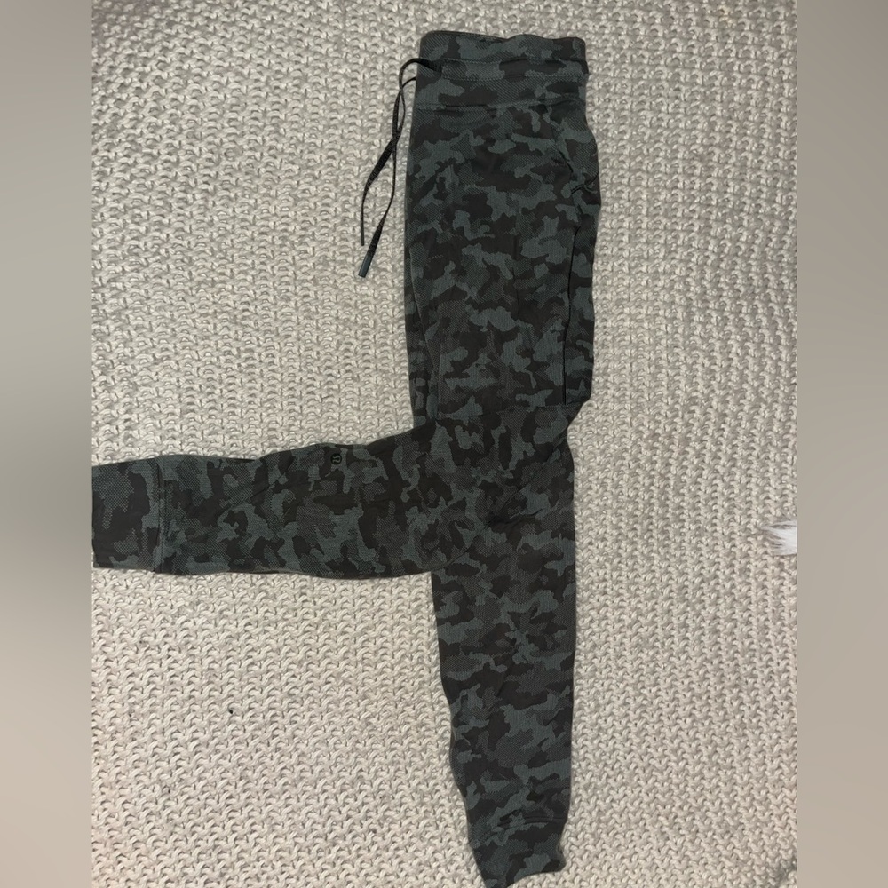 Camo lululemon joggers 28”